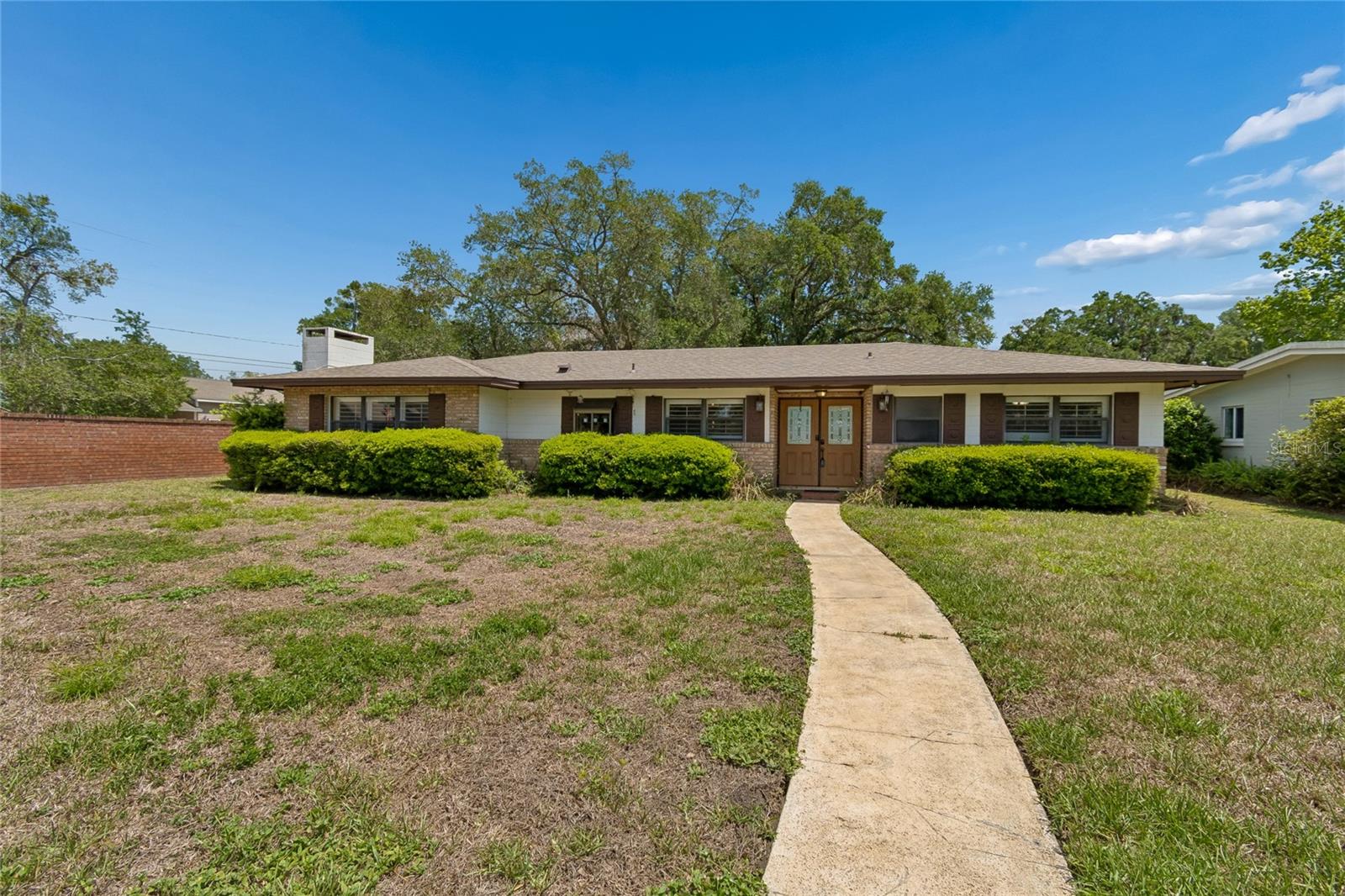 LAKESIDE VILLAGE - Residential