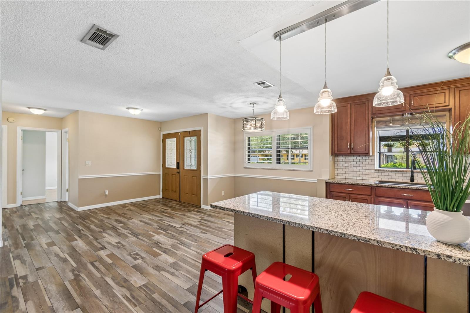 LAKESIDE VILLAGE - Residential