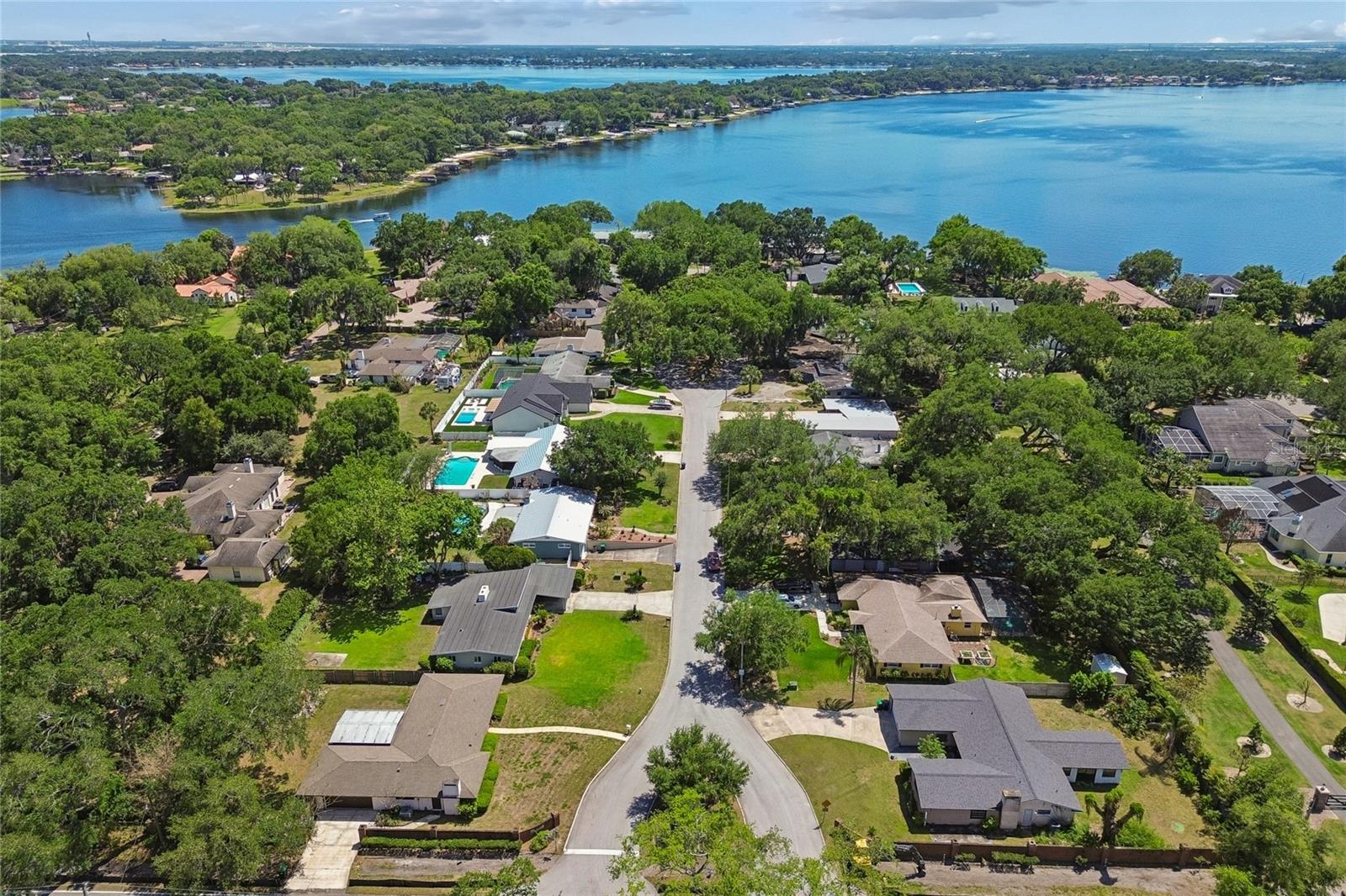 LAKESIDE VILLAGE - Residential