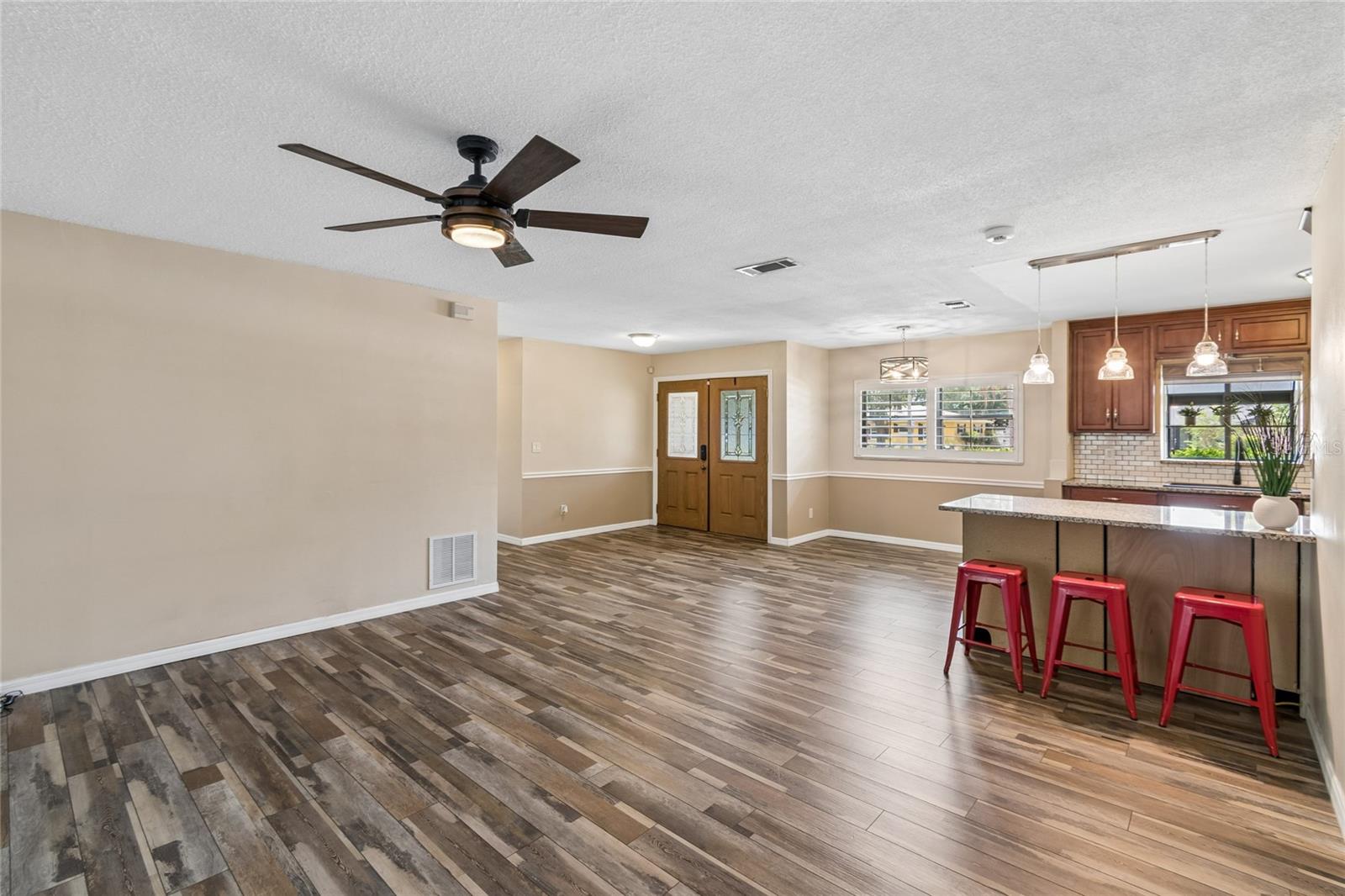 LAKESIDE VILLAGE - Residential