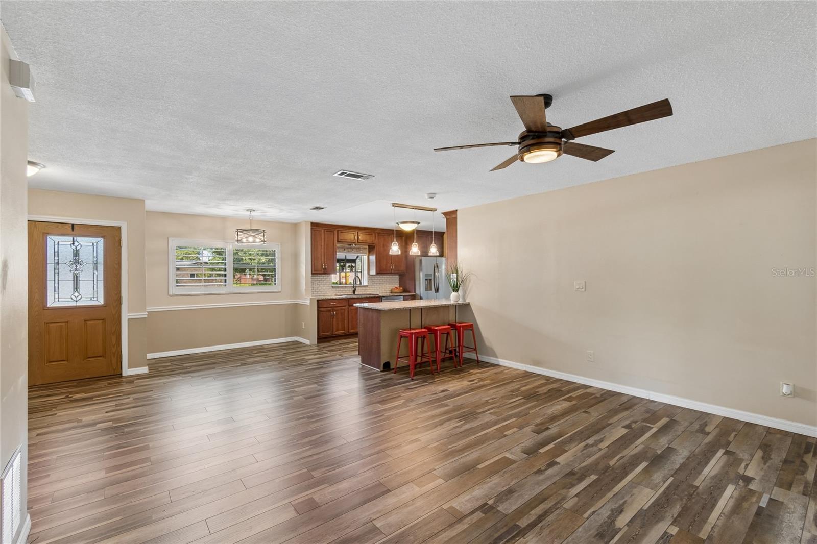 LAKESIDE VILLAGE - Residential