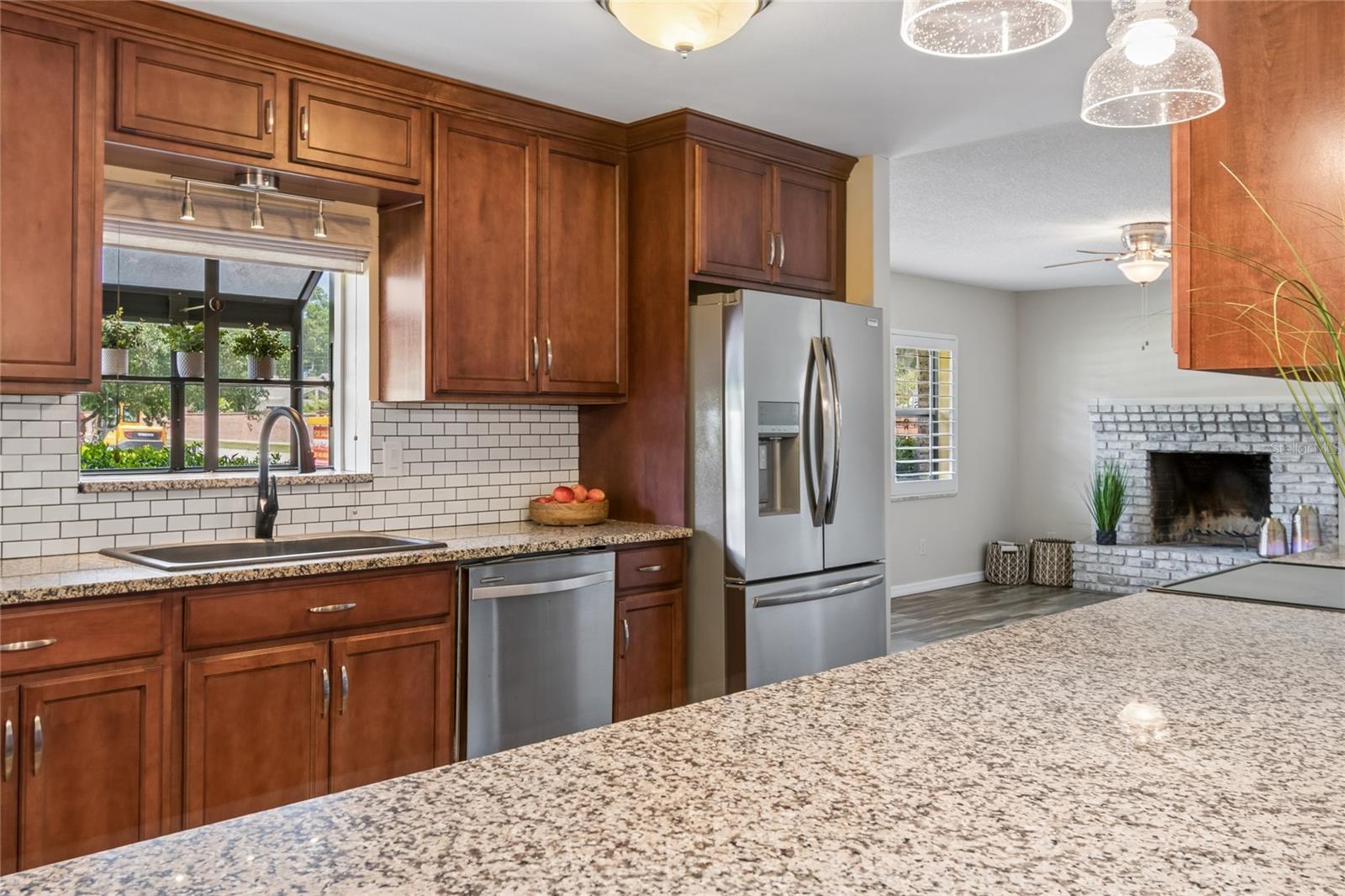 LAKESIDE VILLAGE - Residential