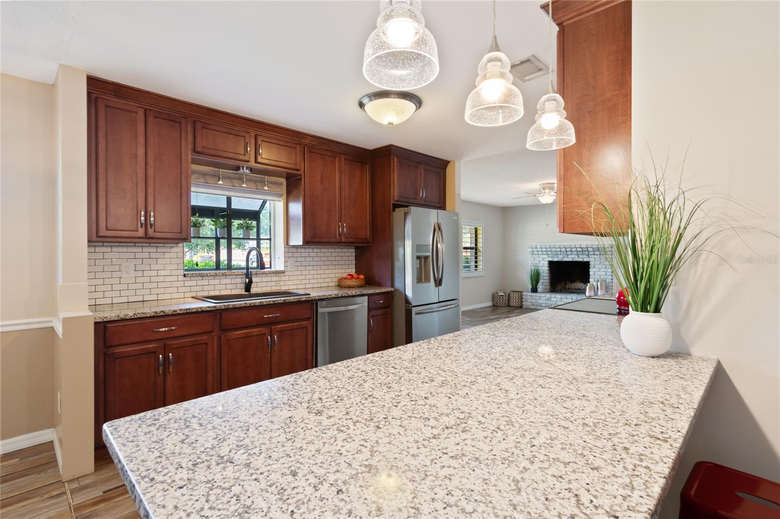 LAKESIDE VILLAGE - Residential