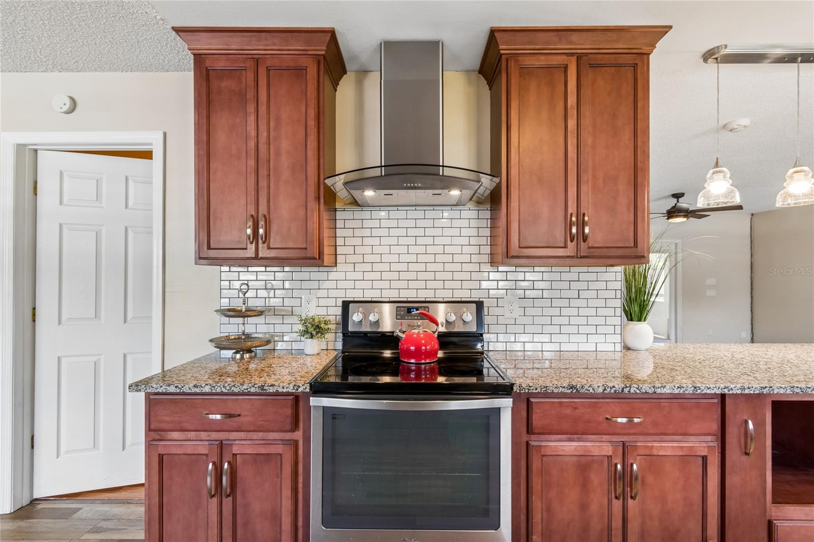 LAKESIDE VILLAGE - Residential