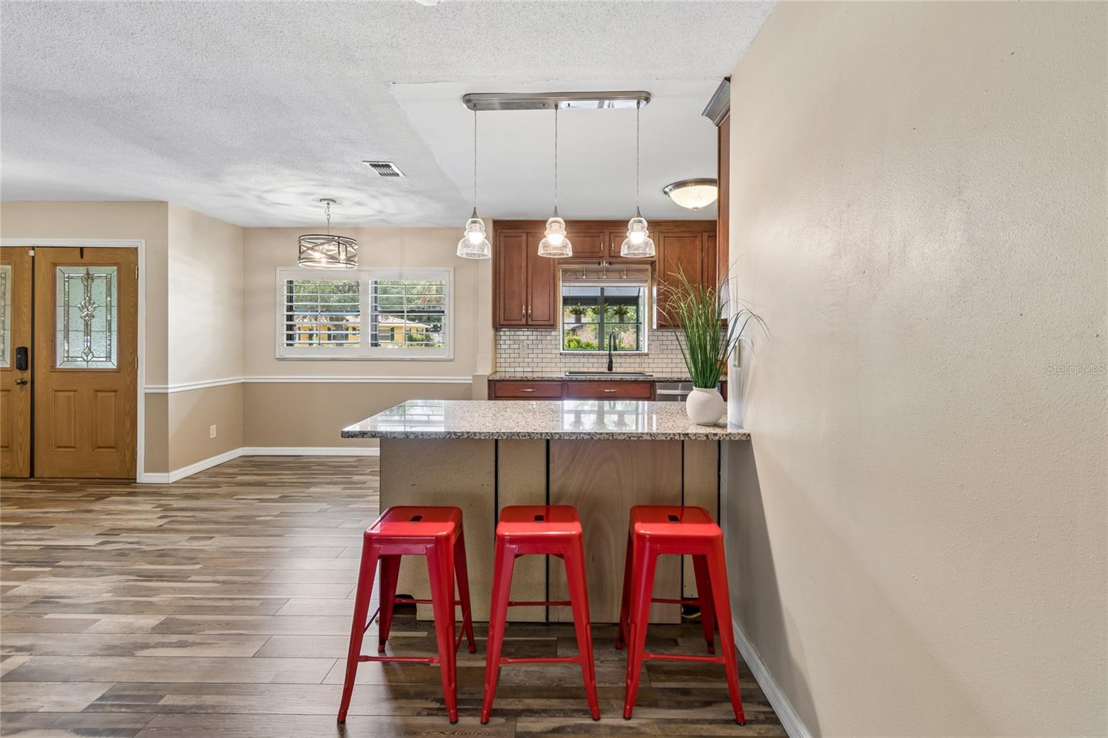 LAKESIDE VILLAGE - Residential