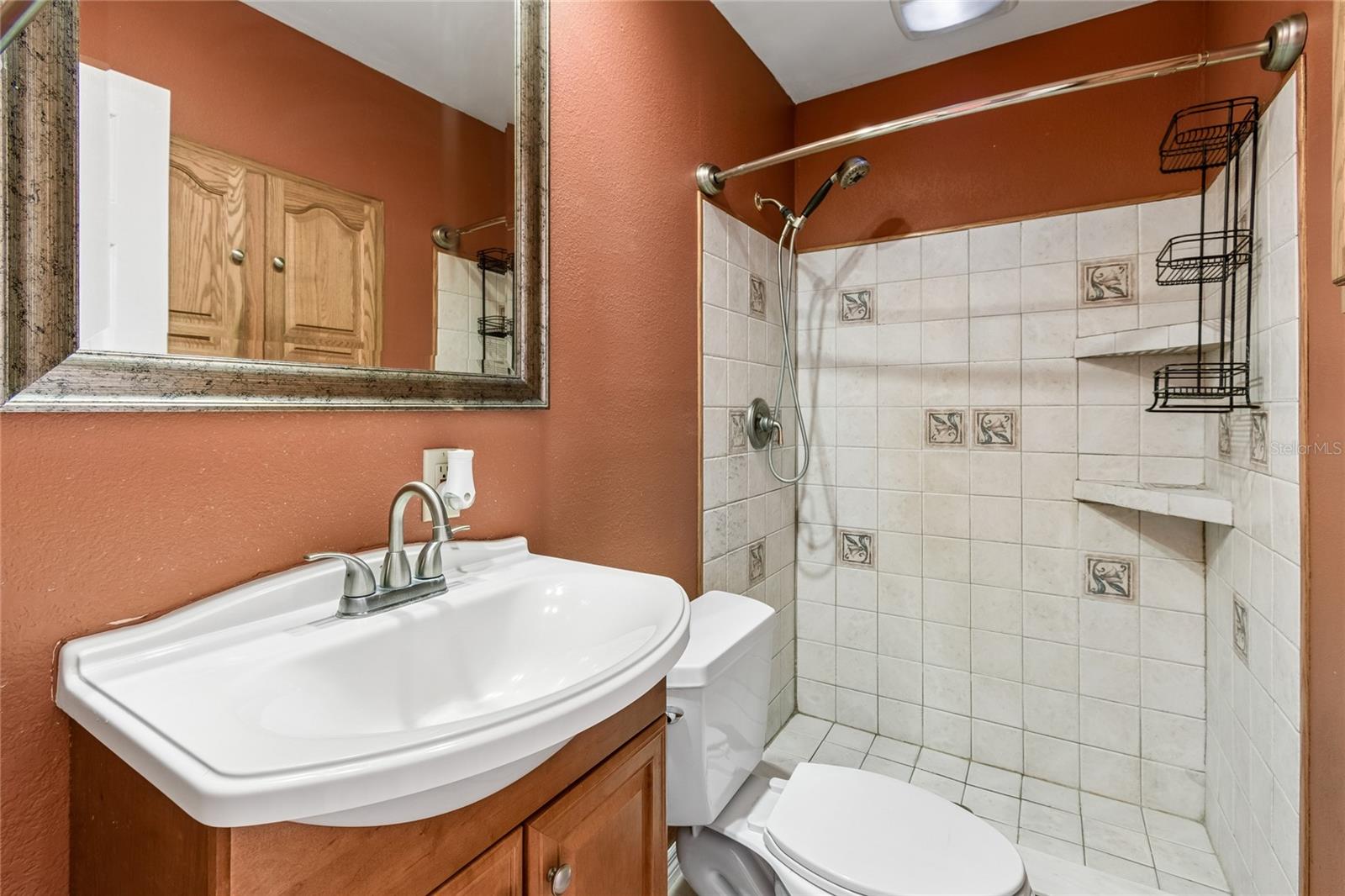 LAKESIDE VILLAGE - Residential