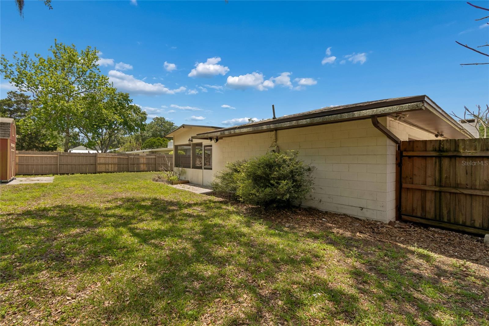 LAKESIDE VILLAGE - Residential