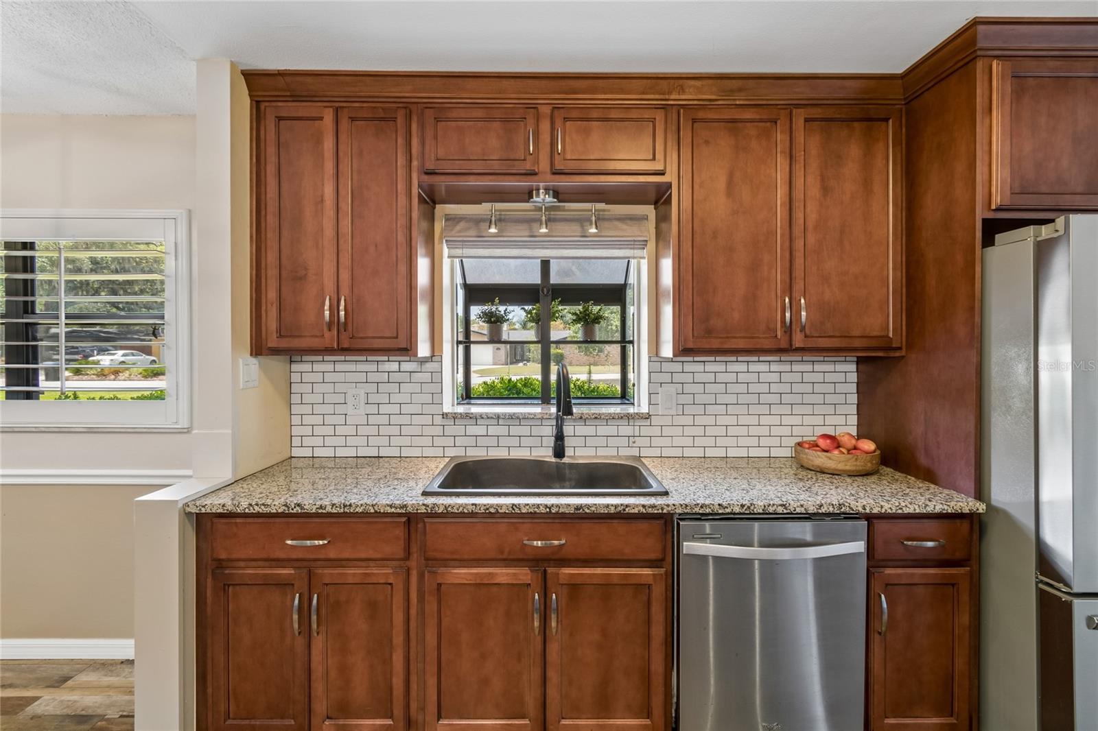 LAKESIDE VILLAGE - Residential