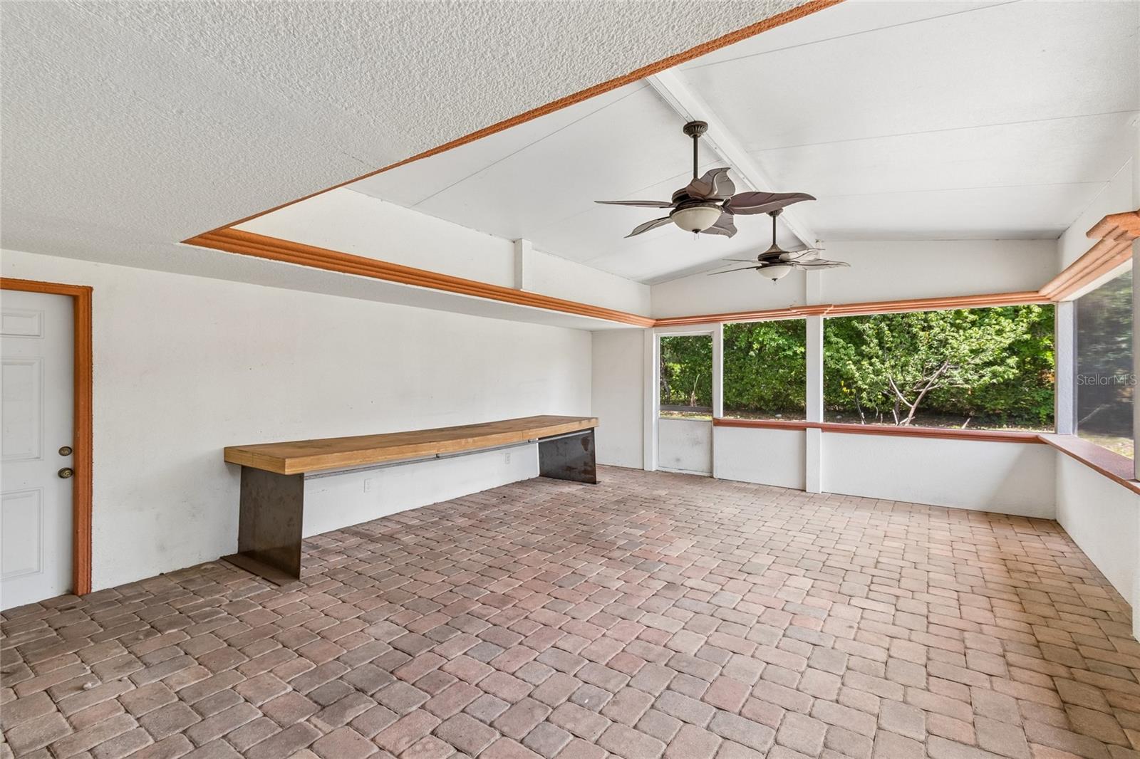 LAKESIDE VILLAGE - Residential