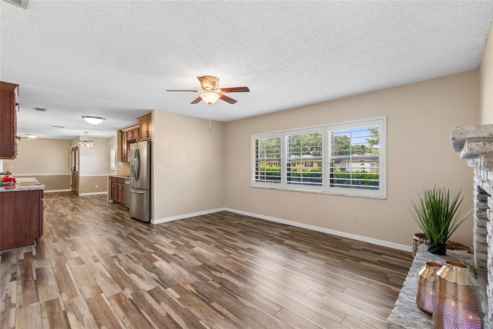 LAKESIDE VILLAGE - Residential