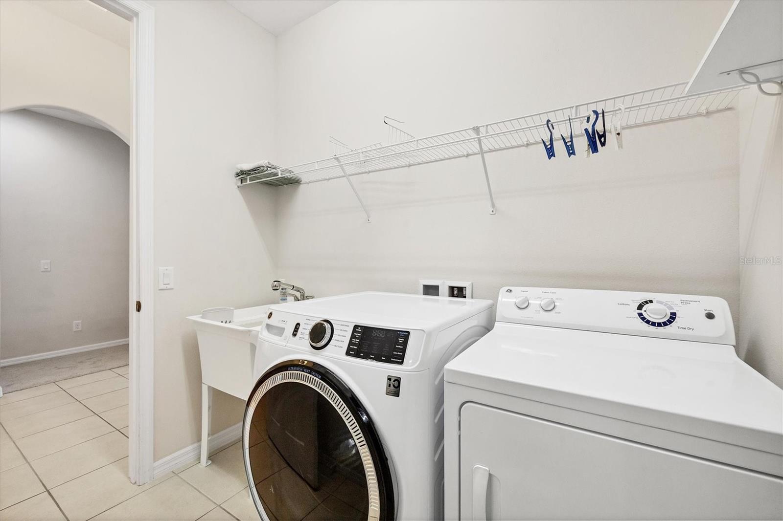 RESIDENCES AT UNIVERSITY GROVES - Residential