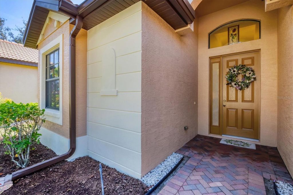 Photo of 3820 80th Drive E, Sarasota, FL 34243 (MLS # A4673195)