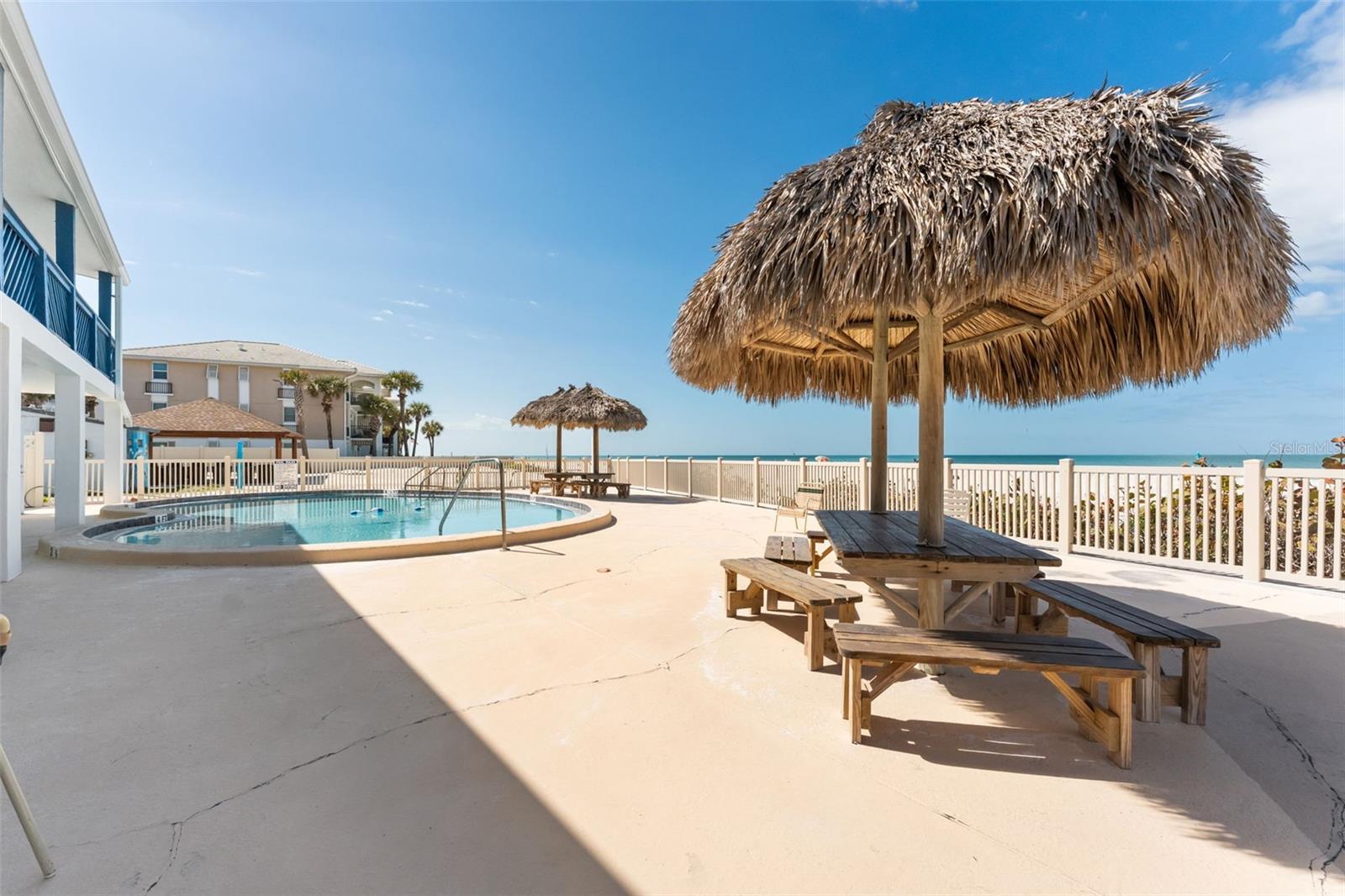 CHATEAU CONDO THE - Residential