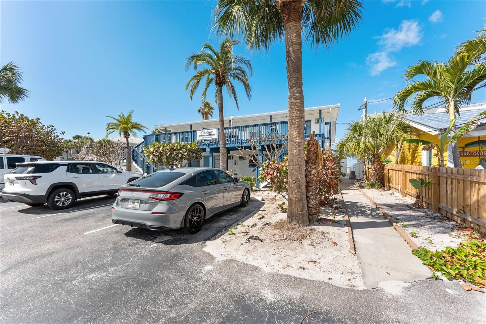 CHATEAU CONDO THE - Residential