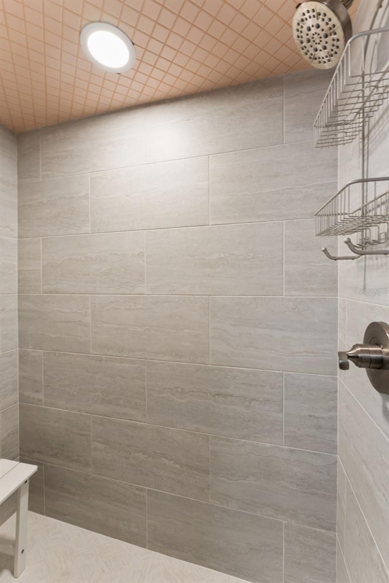 CHATEAU CONDO THE - Residential