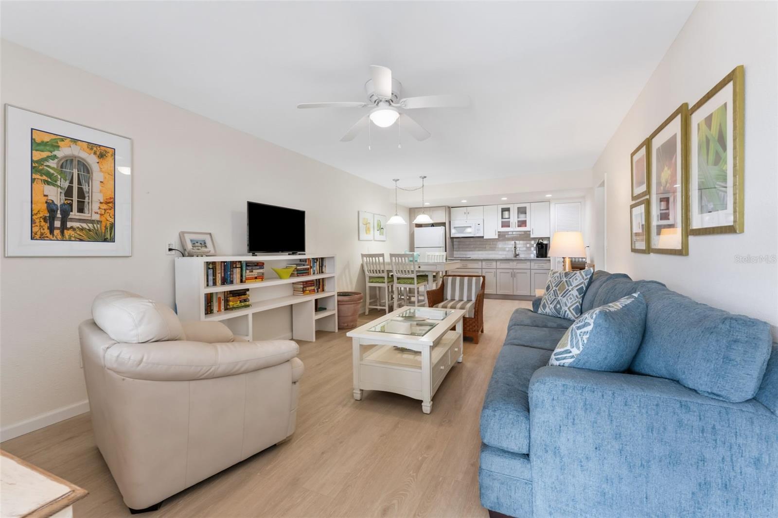 CHATEAU CONDO THE - Residential