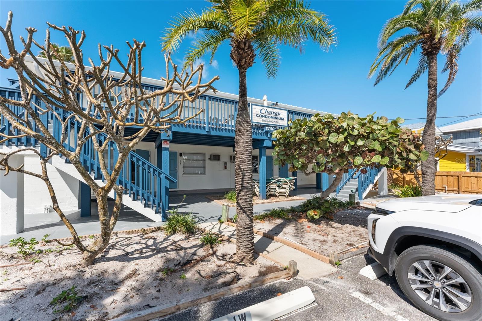 CHATEAU CONDO THE - Residential