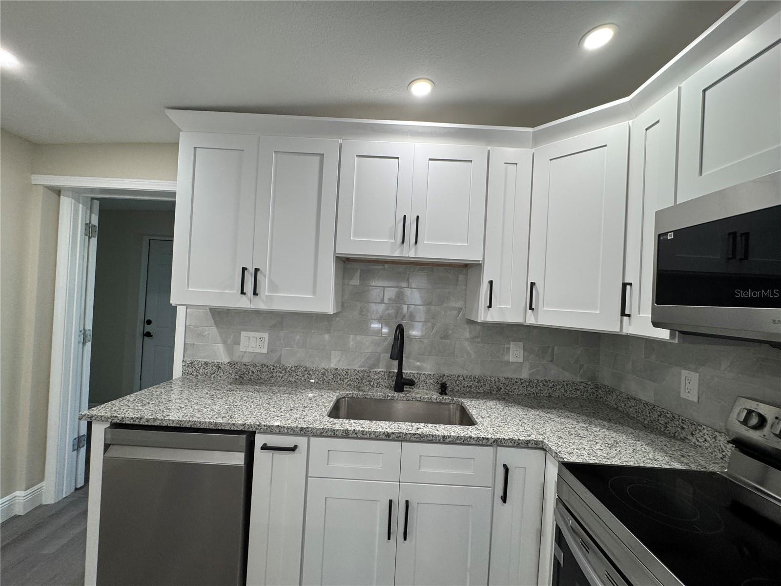 ALKEN ACRES - Residential Lease