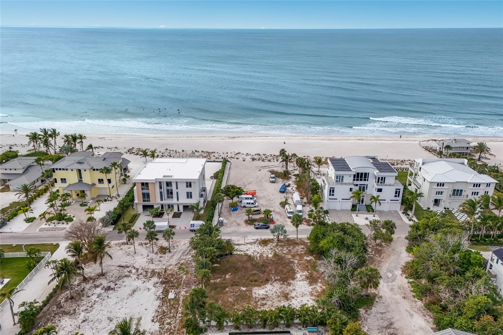 SLEEPY LAGOON - Land