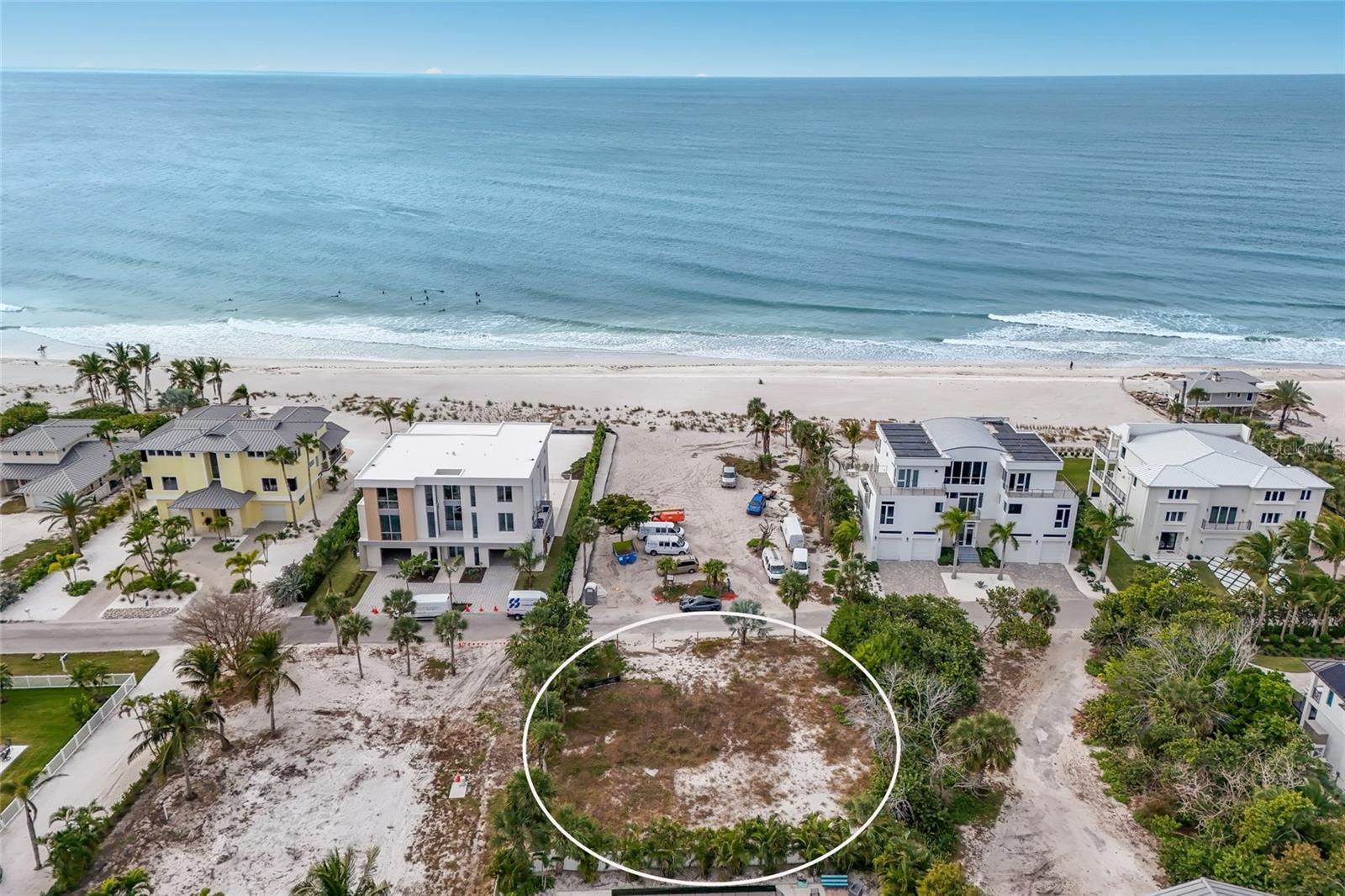 SLEEPY LAGOON - Land