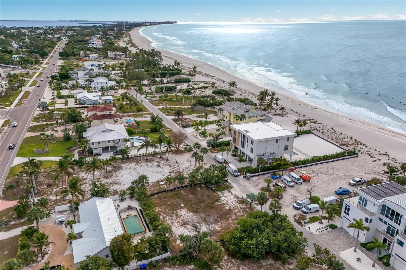 SLEEPY LAGOON - Land