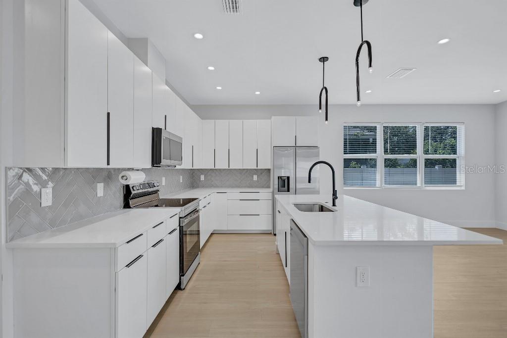 GULF GROVE - Residential