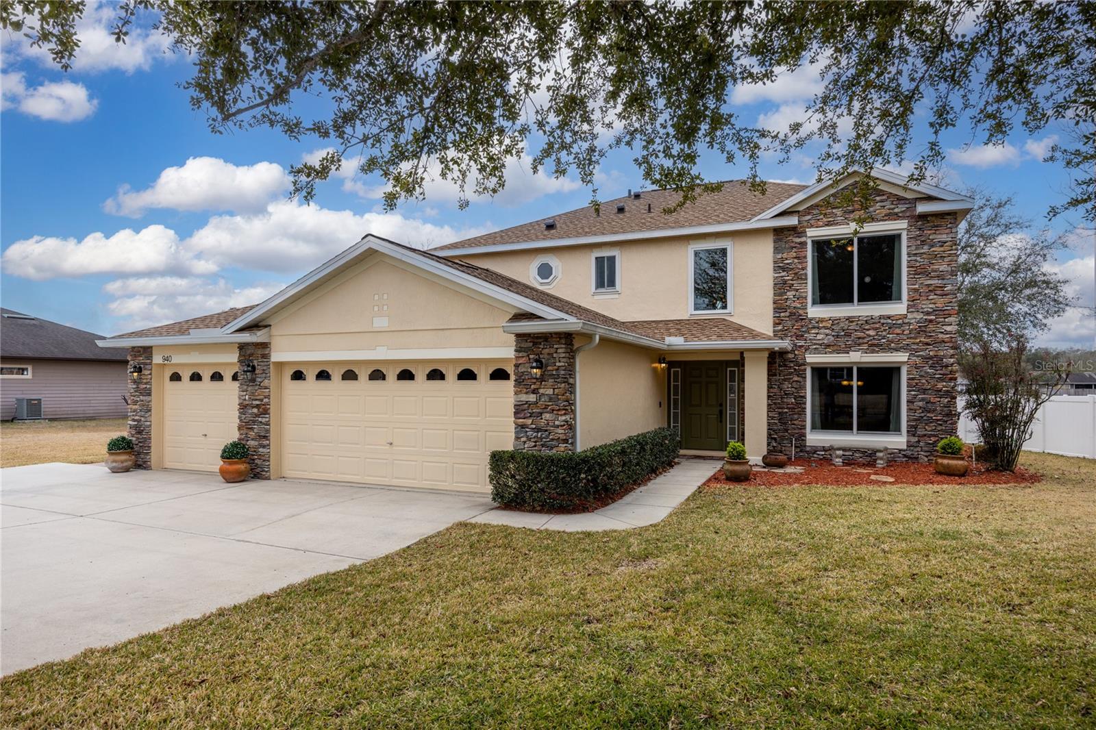 NEWBERRY OAKS - Residential