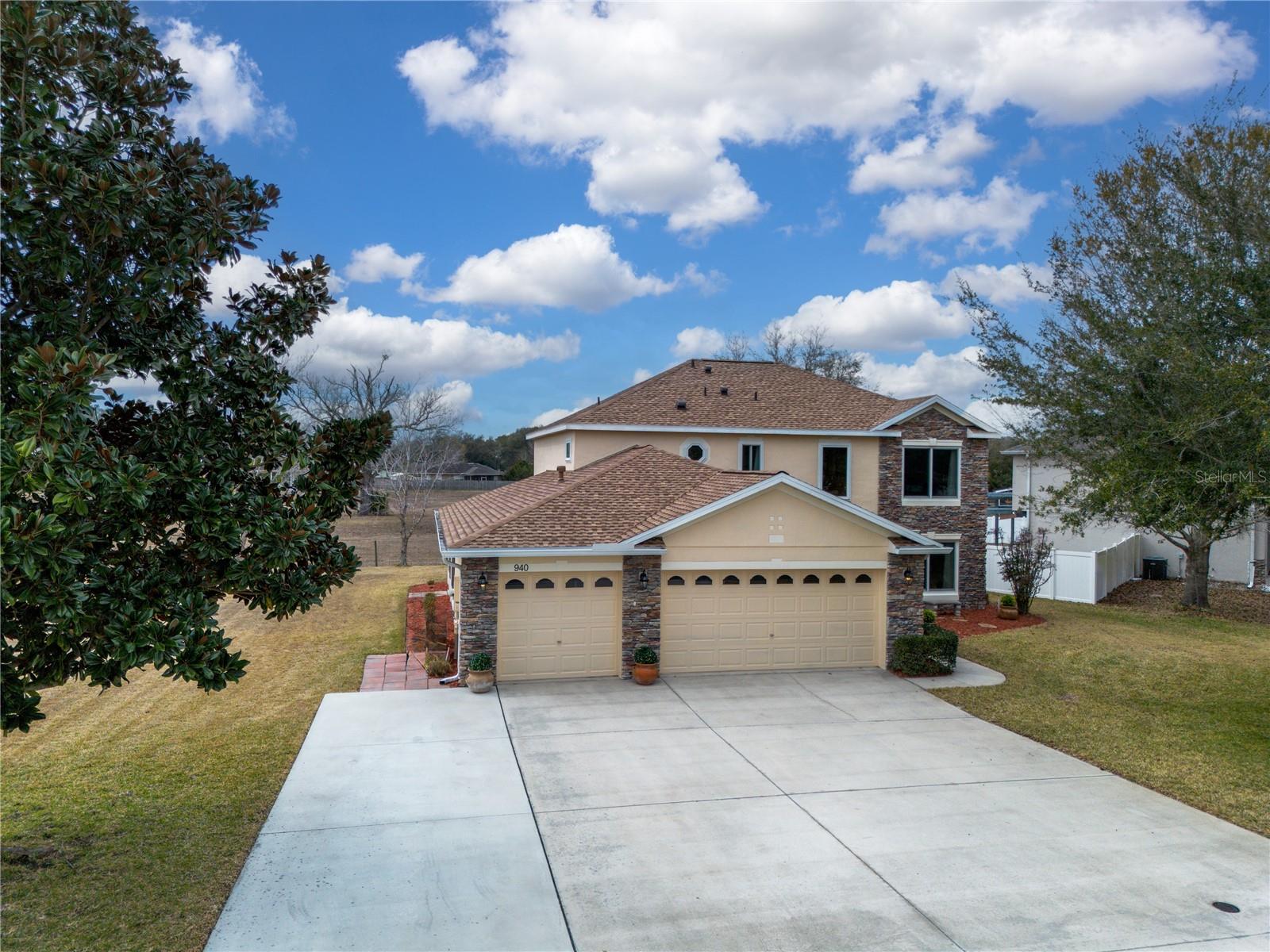 NEWBERRY OAKS - Residential