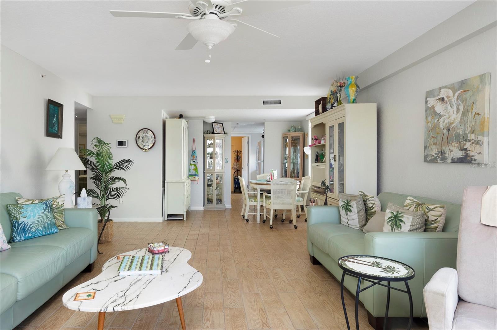 TOWN APTS CONDO - Residential