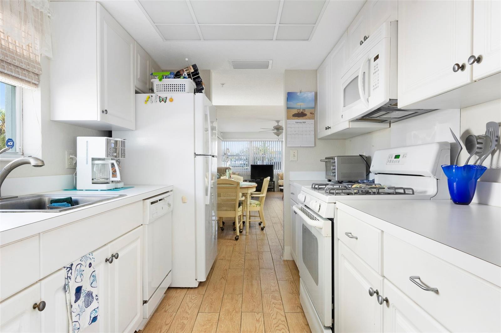 TOWN APTS CONDO - Residential