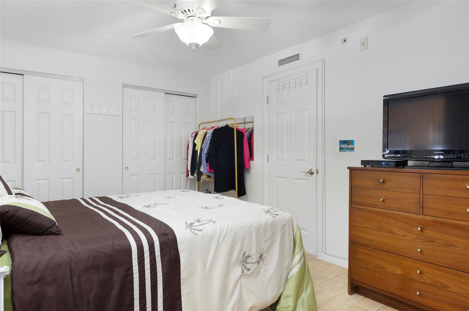 TOWN APTS CONDO - Residential