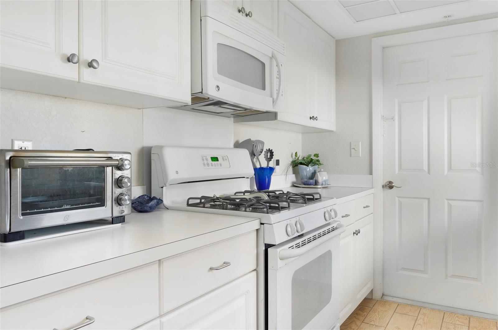 TOWN APTS CONDO - Residential