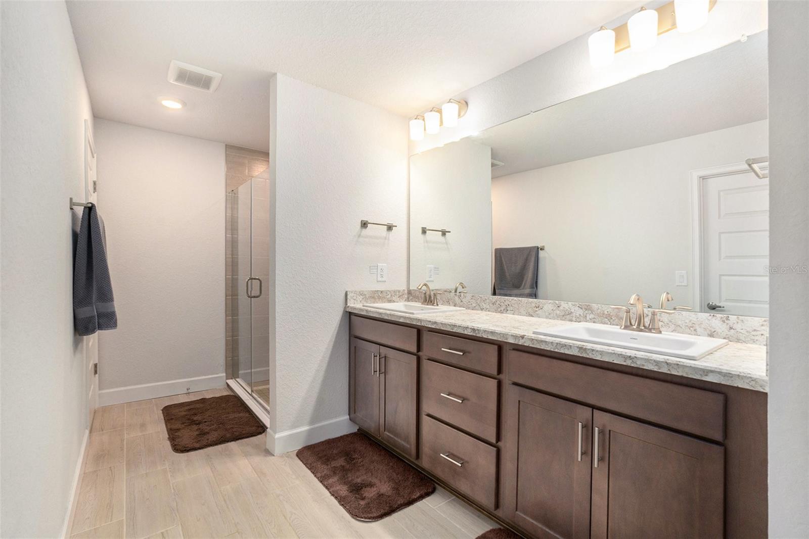 5438 CORAL REEF COURT