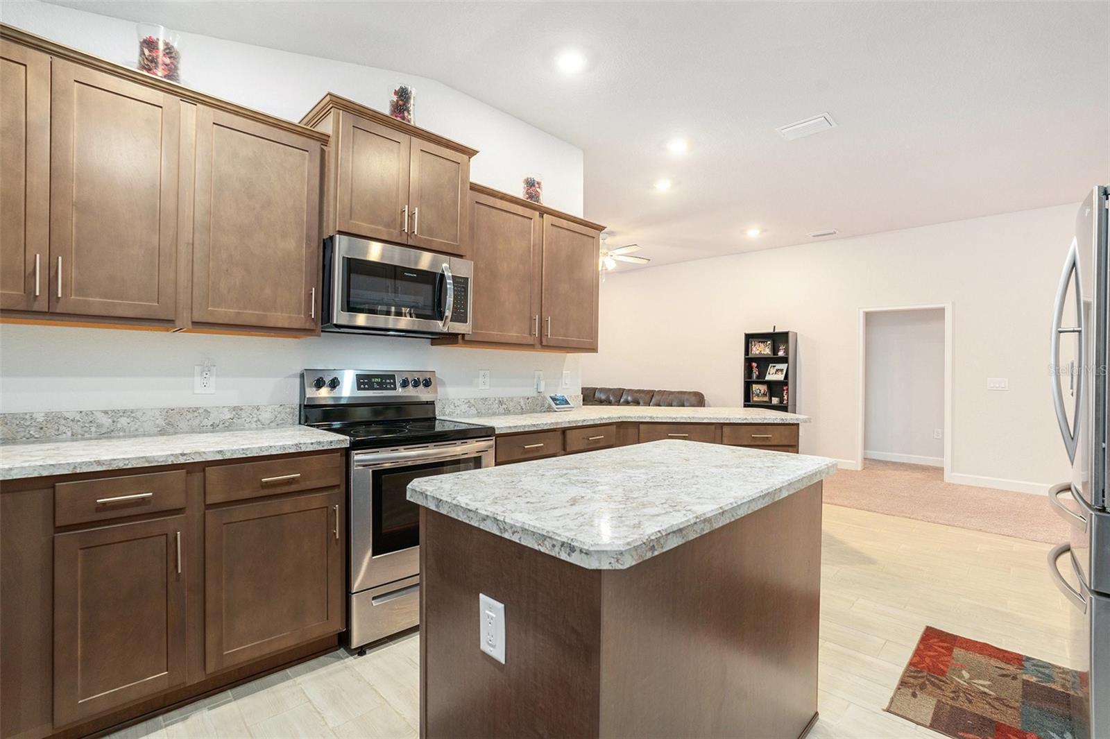 5438 CORAL REEF COURT