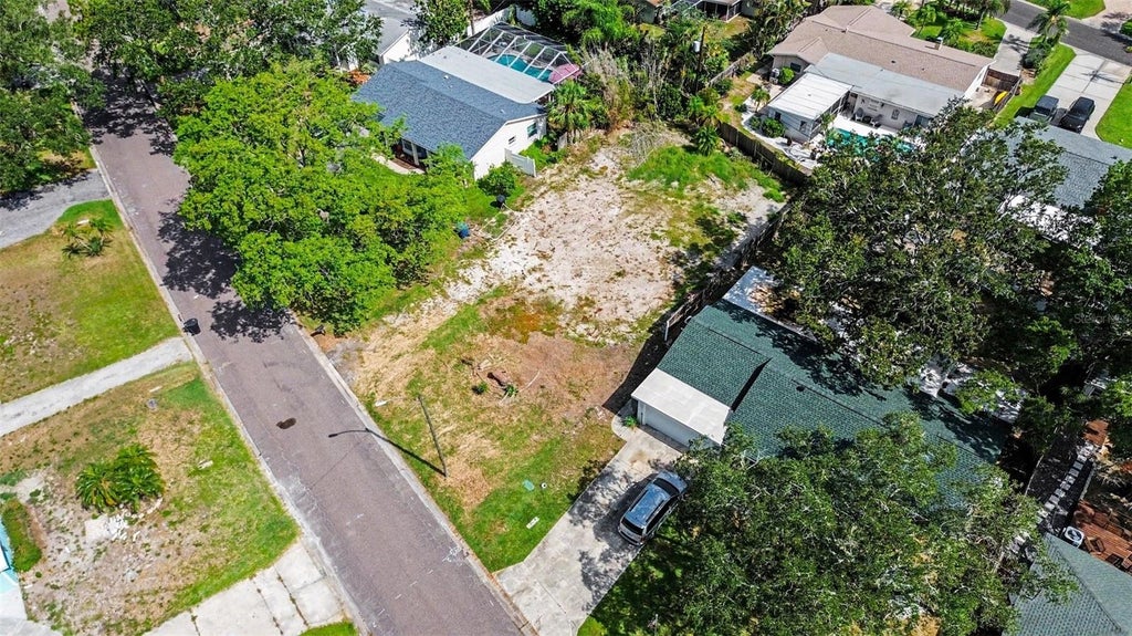 Photo of 1737 Colorado Avenue NE, St Petersburg, FL 33703 (MLS # A4699642)