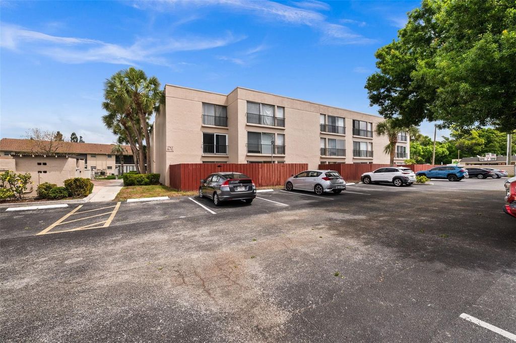 Photo of 2763 Woodgate Lane #301, Sarasota, FL 34231 (MLS # N6143851)