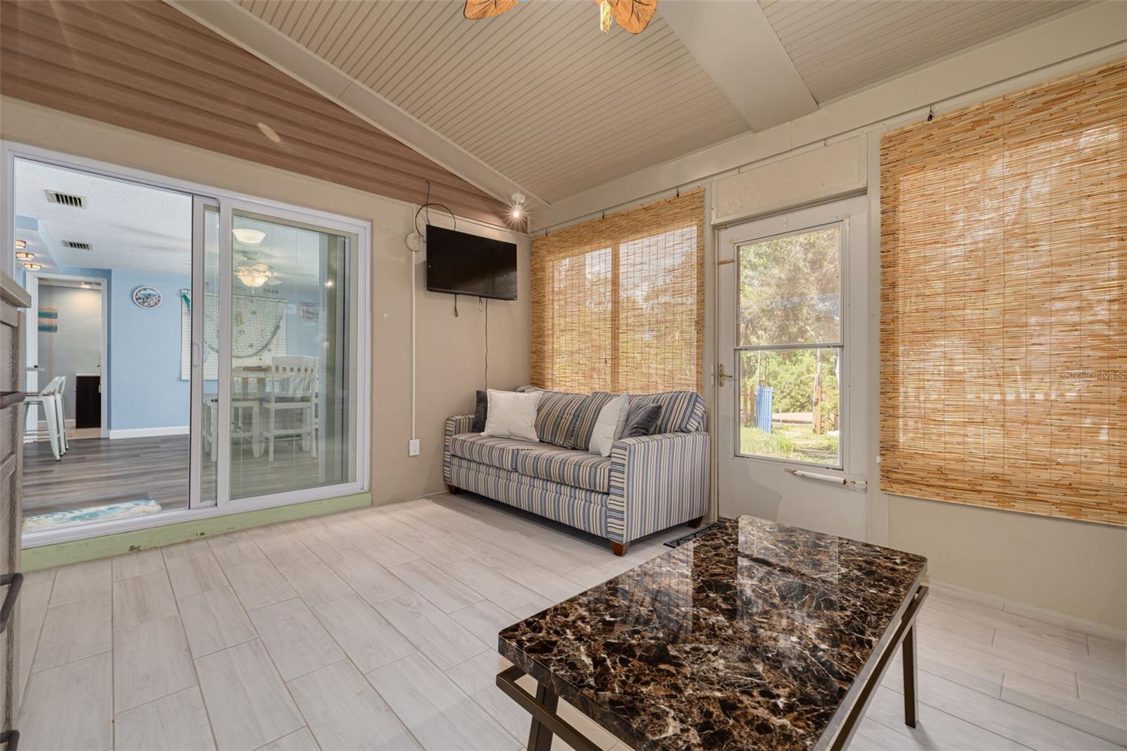 MARTHAS VINEYARD - Residential