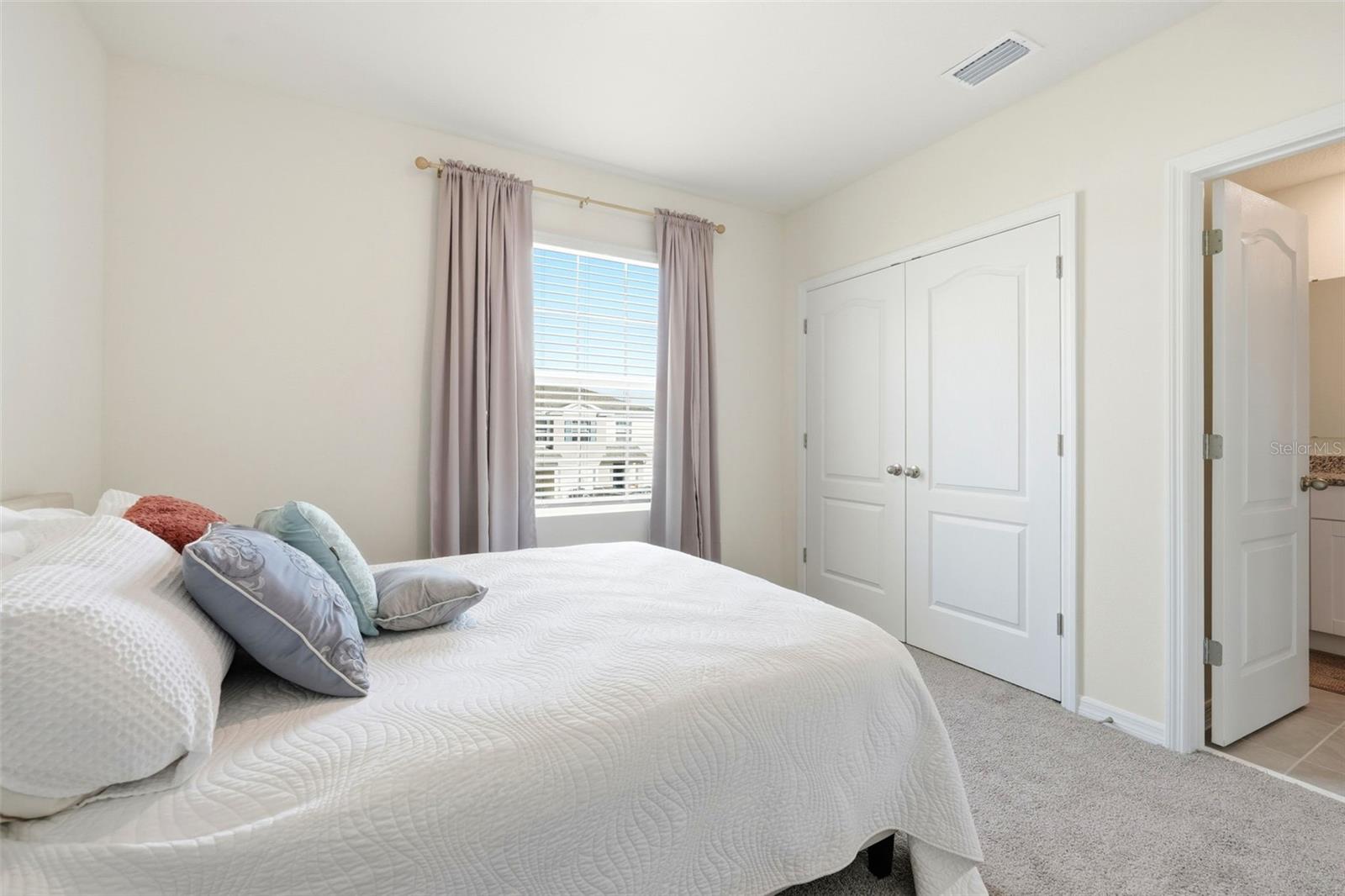 OSCEOLA VILLAGE CENTER PH 2 - Residential