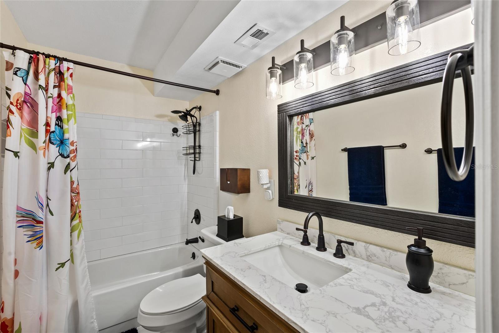 LEESBURG COACH HOUSES AT LEESBUG CONDO - Residential