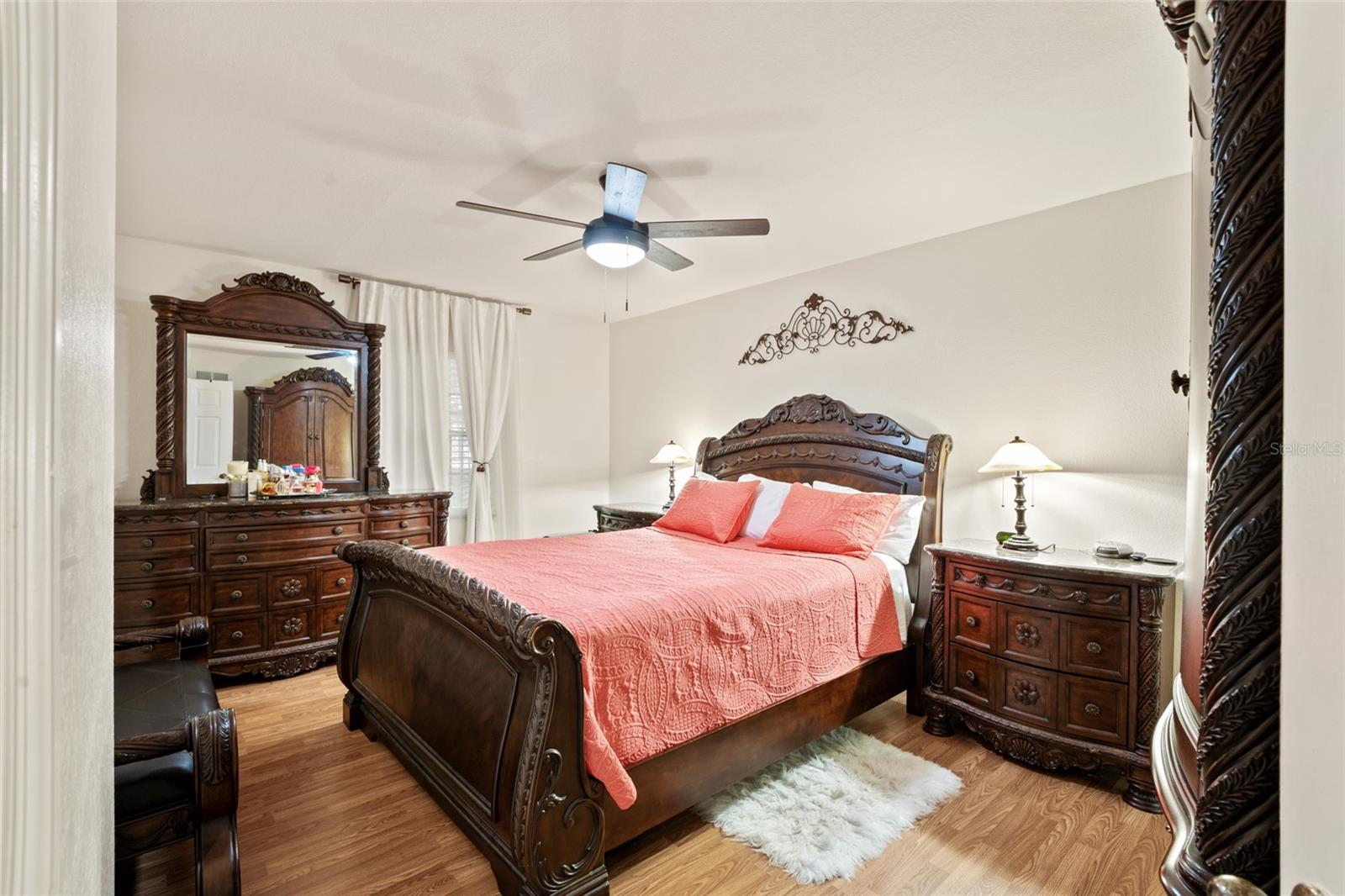 LEESBURG COACH HOUSES AT LEESBUG CONDO - Residential