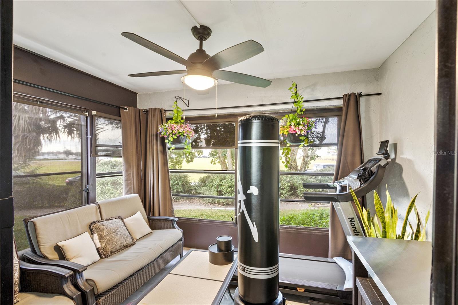 LEESBURG COACH HOUSES AT LEESBUG CONDO - Residential