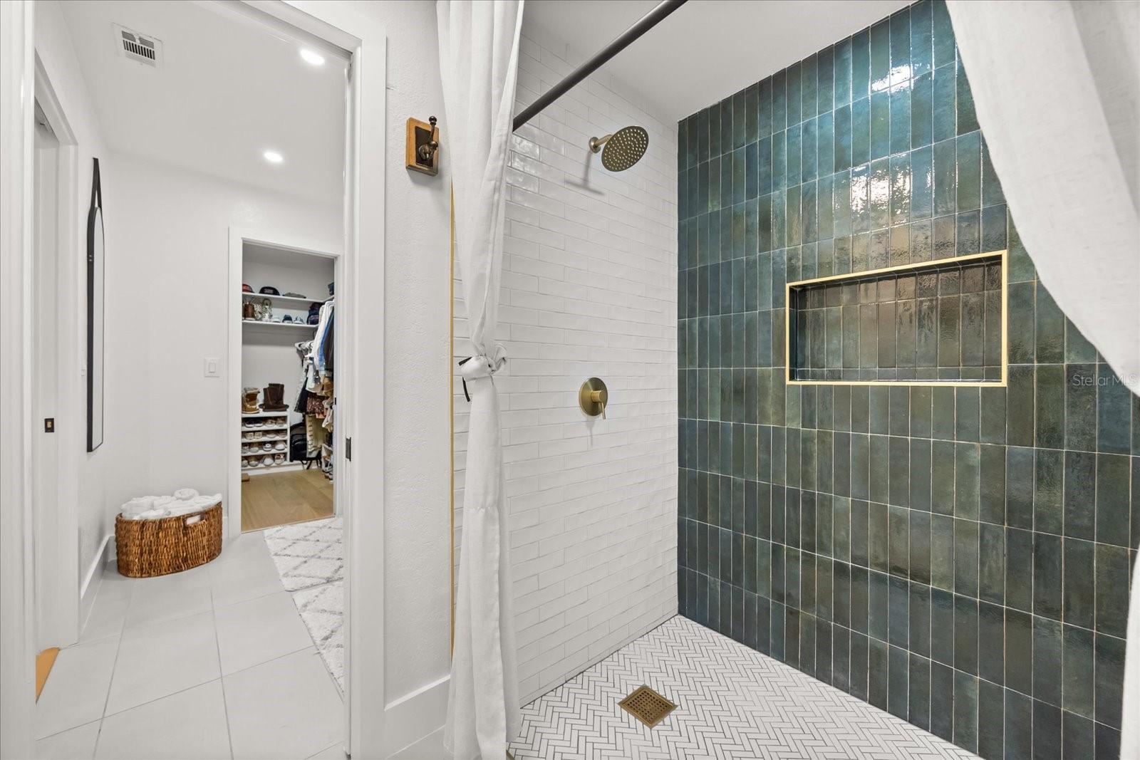 SWEETWATER OAKS SEC 07 - Residential