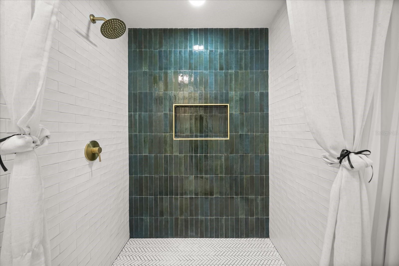 SWEETWATER OAKS SEC 07 - Residential