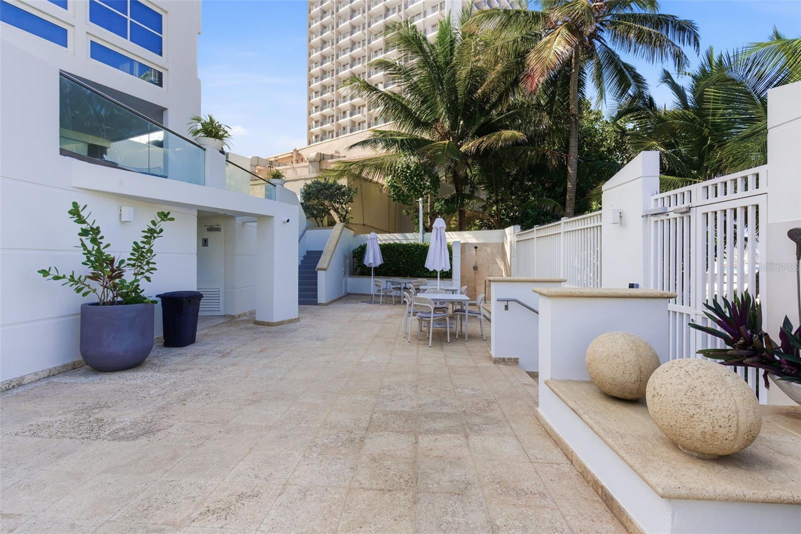 ACQUAMARINA CONDOMINIUM - Residential Lease