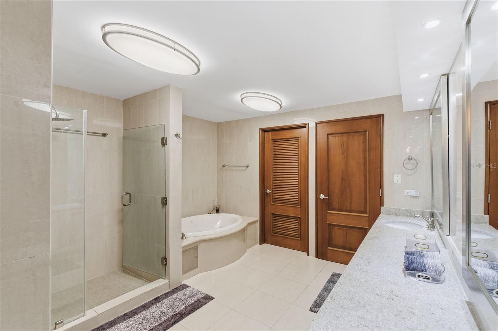 ACQUAMARINA CONDOMINIUM - Residential Lease