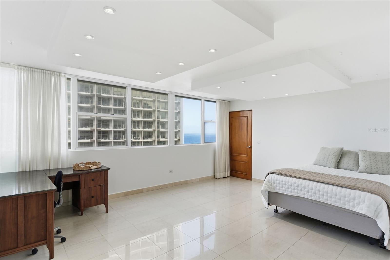 ACQUAMARINA CONDOMINIUM - Residential Lease