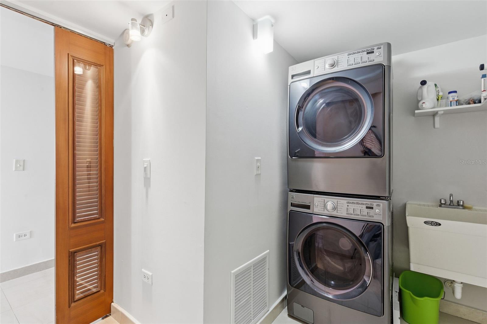 ACQUAMARINA CONDOMINIUM - Residential Lease