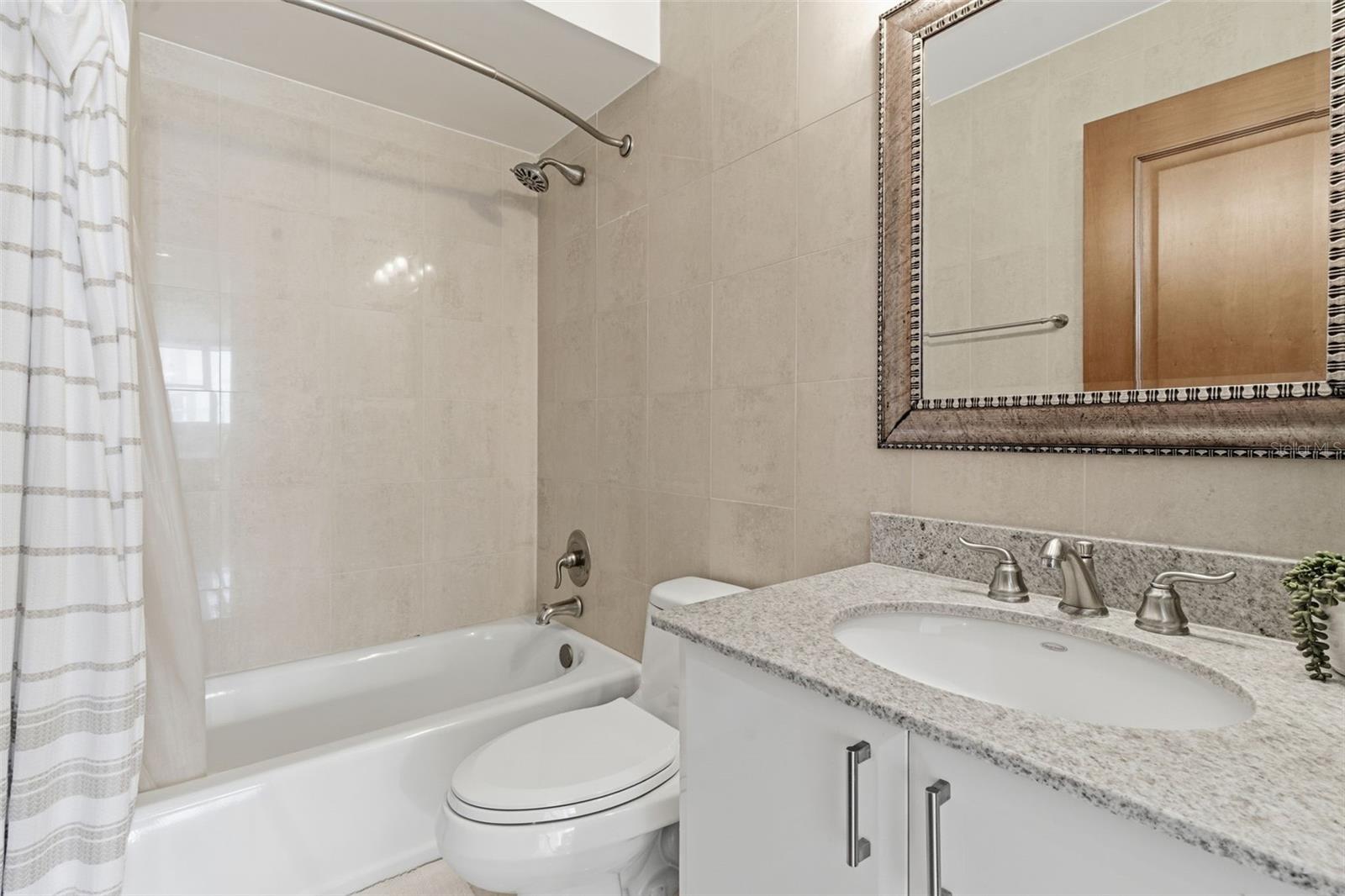 ACQUAMARINA CONDOMINIUM - Residential Lease