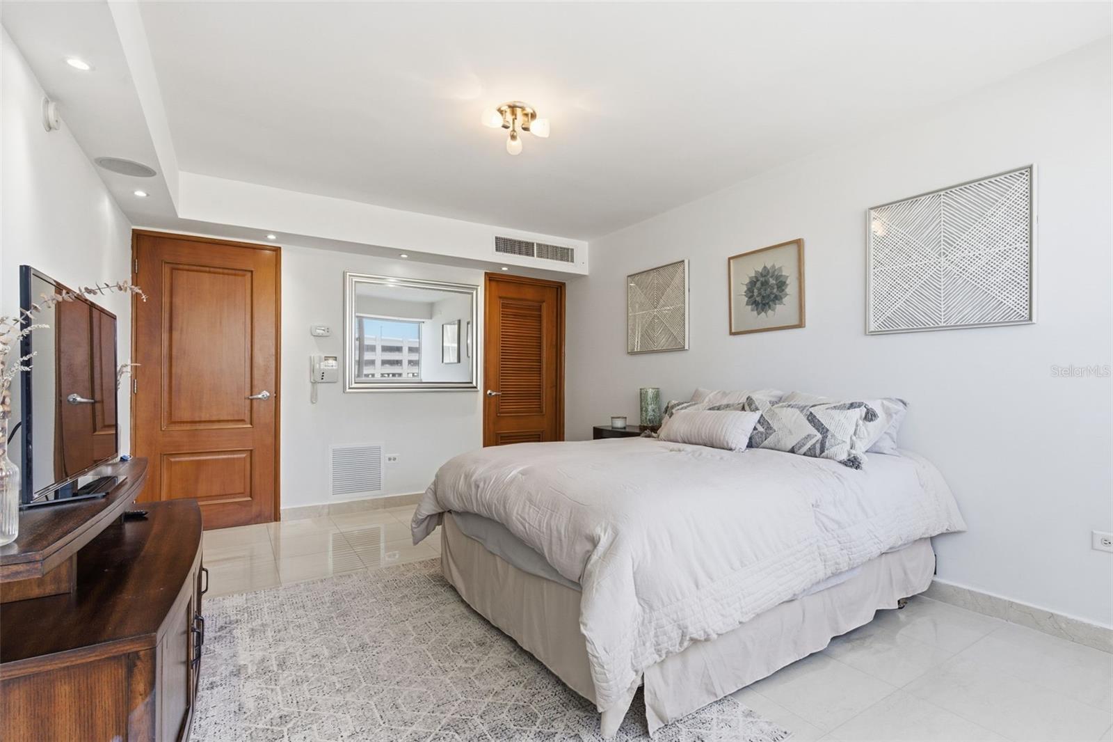 ACQUAMARINA CONDOMINIUM - Residential Lease