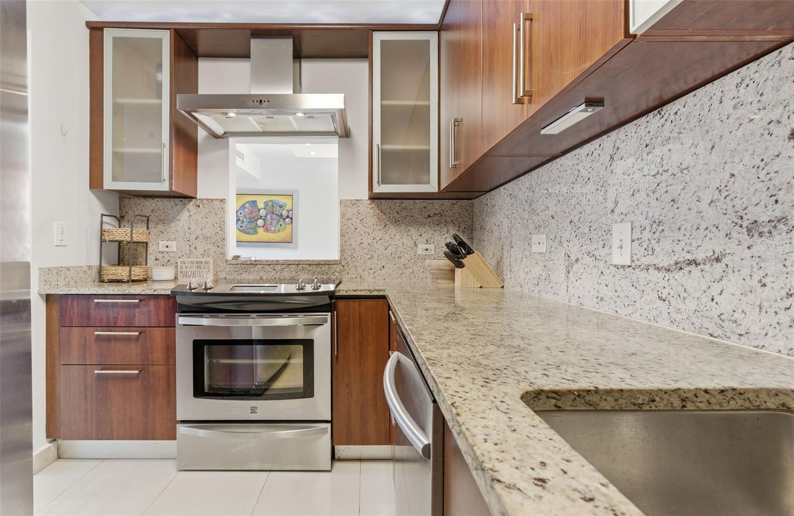 ACQUAMARINA CONDOMINIUM - Residential Lease